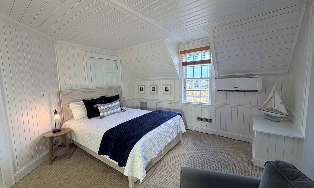 Ocracoke Apartment | 05-Sailing Suite at The Castle Inn