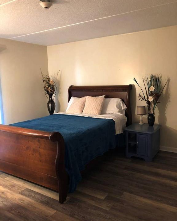 East Ridge Apartment | 1 bedroom efficiency apt-Mins from Downtown!!