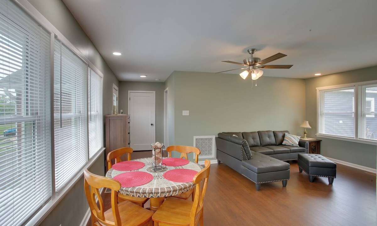 Hopkinsville House | 1 Mi to Dtwn! Cozy Hopkinsville Hideaway