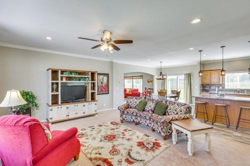 Aztec House | 10 Mi to Aztec Ruins: Family Home w/Large Yard!