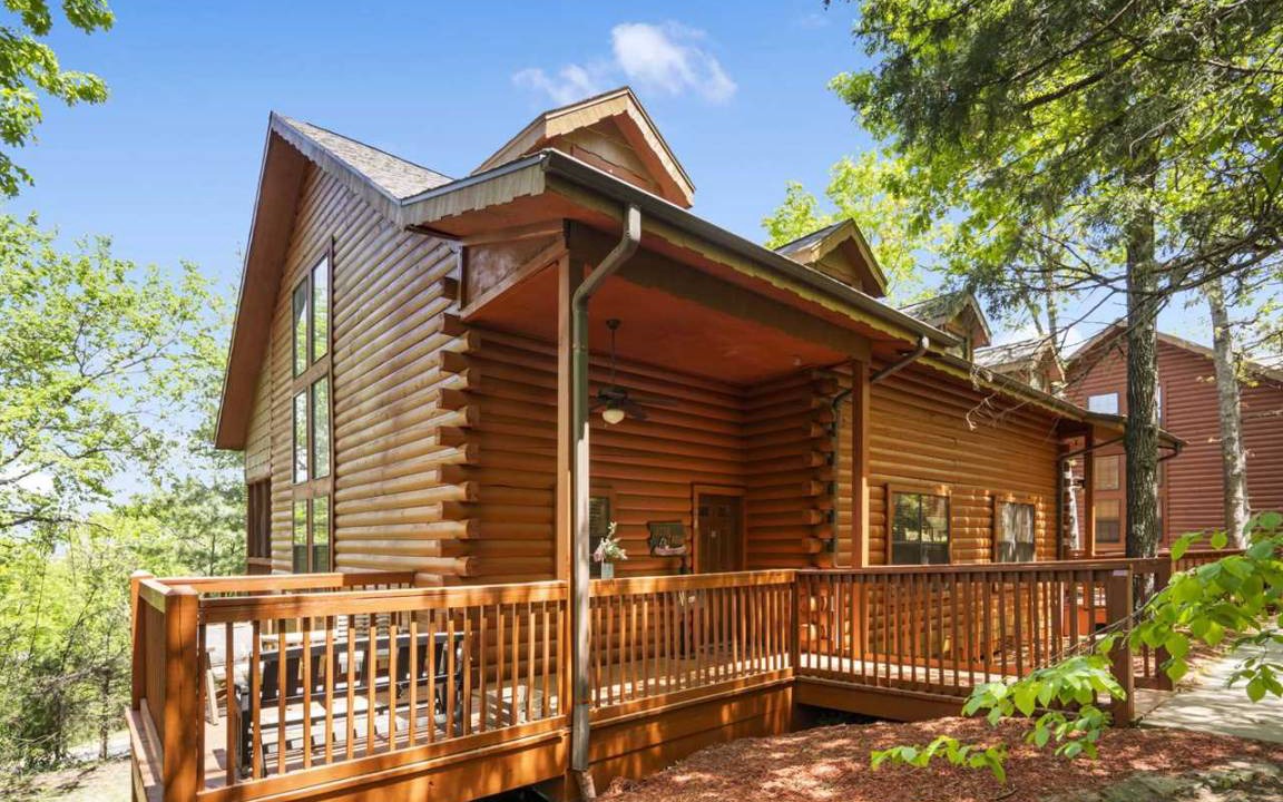 Branson Theater District Cabin | 116 m² Cabin ∙ 2 bedrooms ∙ 6 guests