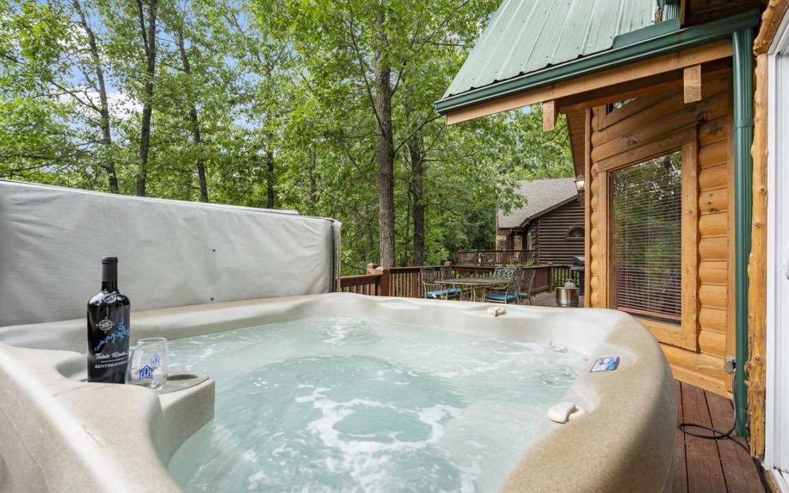 Branson Cedars Cabin | 119 m² Cabin ∙ 2 bedrooms ∙ 6 guests
