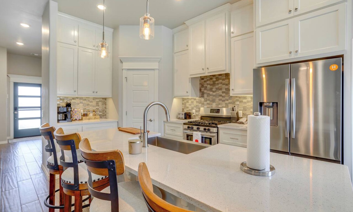 Yukon Cottage | 14 Mi to Dtwn Okc: Quiet Yukon Gem