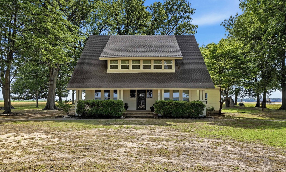 Webbers Falls Other | 1895 FarmHouse Sleeps 10 Near I-40, Tenkiller, Arkansas River