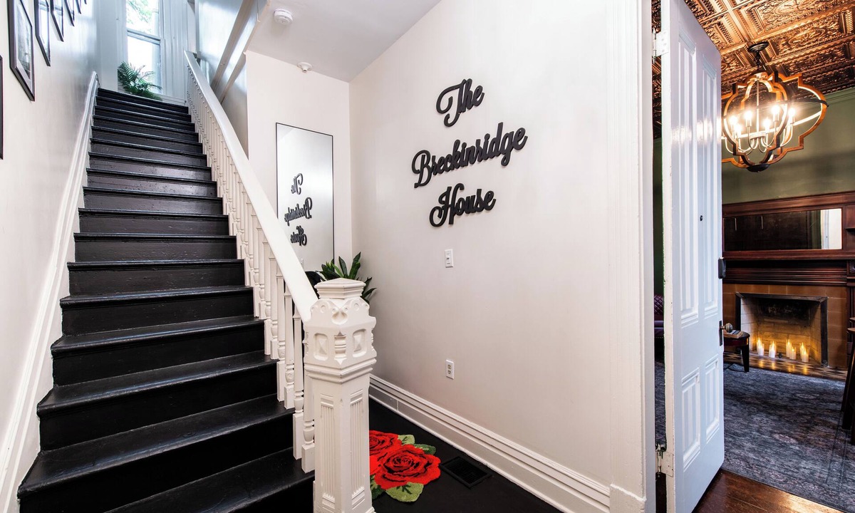 Old Louisville House | 2-bedroom House in Downtown Louisville with 2 King beds + 2 Queen pull outs