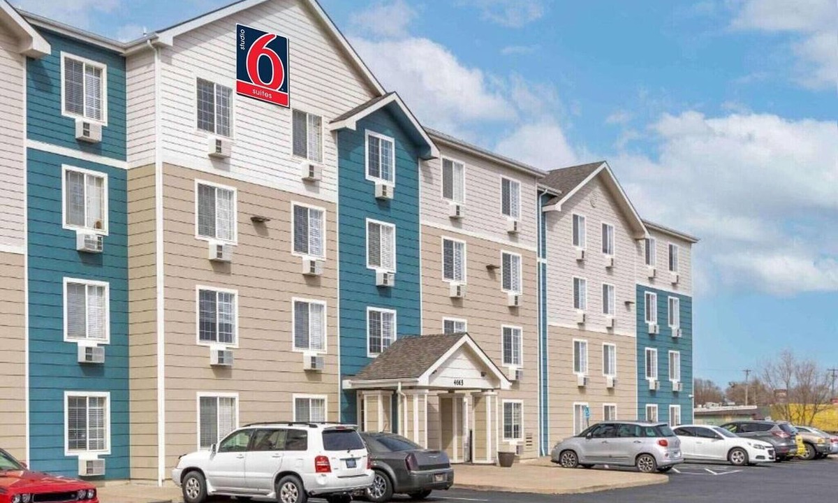 Wichita Apartment | 2 Full Beds | Non-Smoking, Kitchen
