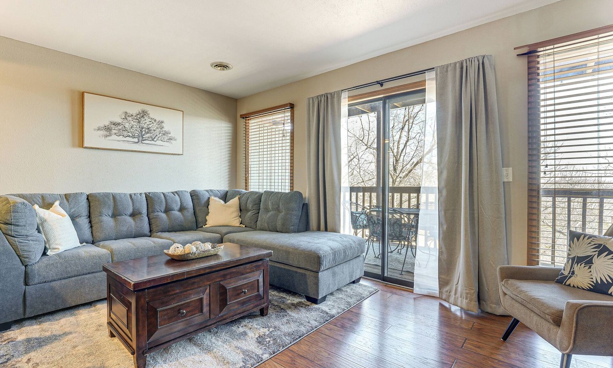 Notch Estates Condo | 2 Mi to Silver Dollar City: Condo in Branson West