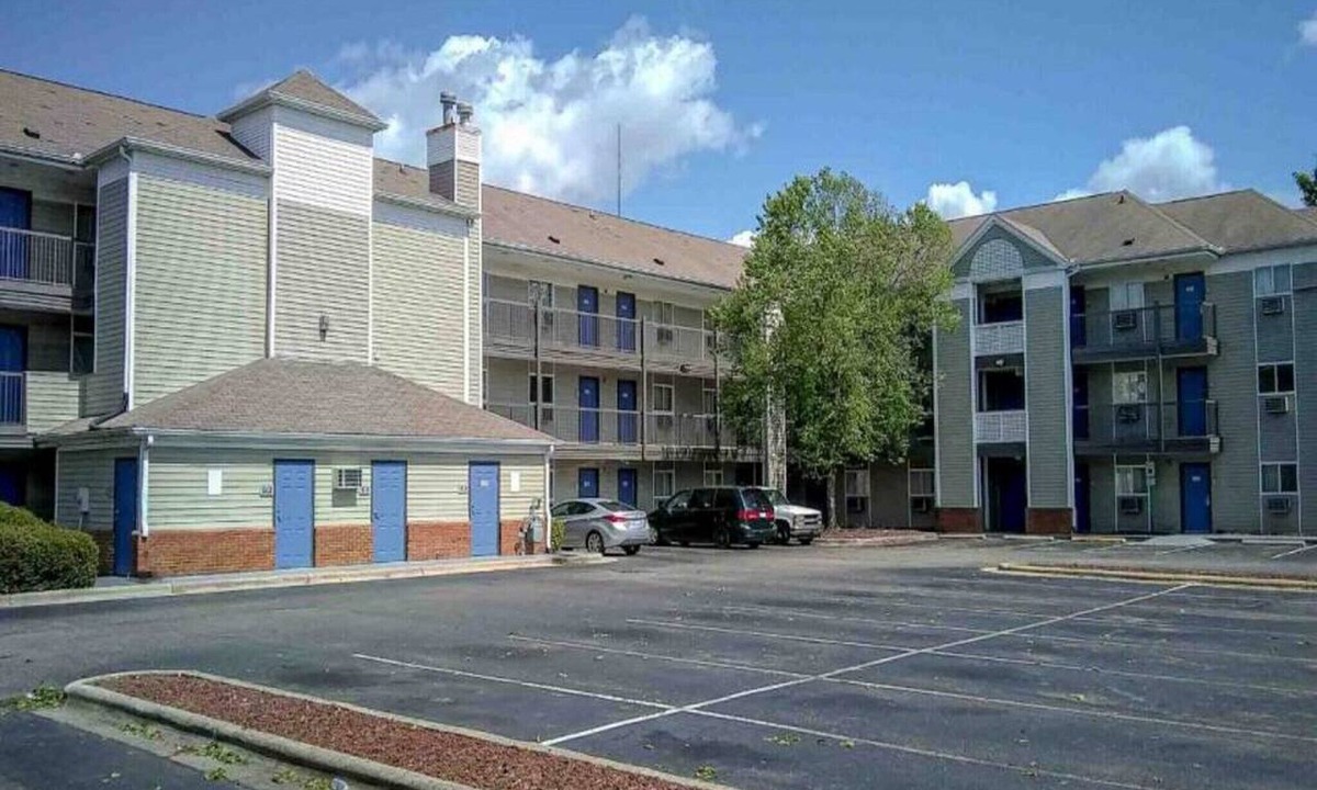 Terry Sanford Apartment | 2 Queen Beds|Suite|Smk|Kitchen