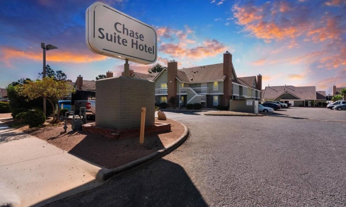 Biggs Field Hotel | 2 Spacious Suites – Pool, Free Breakfast & Full Kitchen
