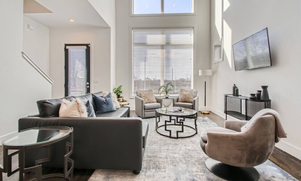 Berry Hill House | 21- Trendy `Music Hill`- The Music City Collection