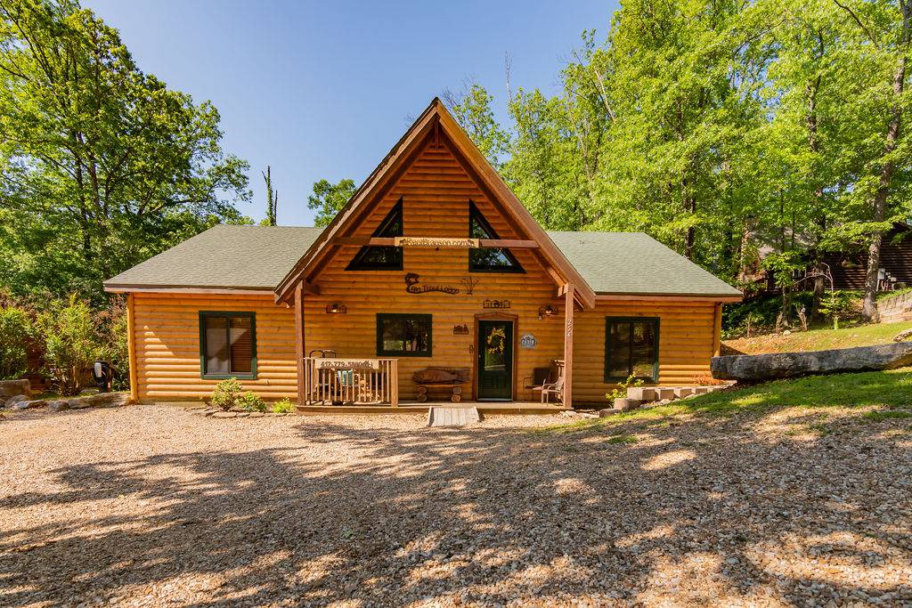 Branson Cedars Cabin | 223 m² Cabin ∙ 4 bedrooms ∙ 14 guests