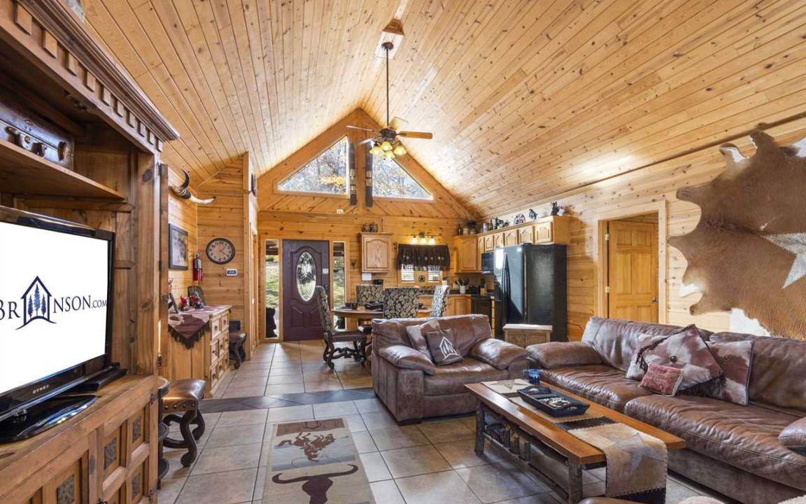 Branson Cedars Cabin | 223 m² Cabin ∙ 4 bedrooms ∙ 12 guests