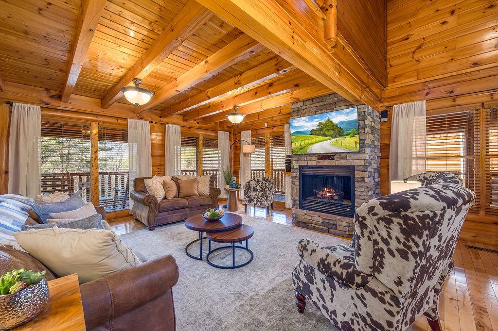 Sevierville Cabin | 247 m² Cabin ∙ 4 bedrooms ∙ 13 guests