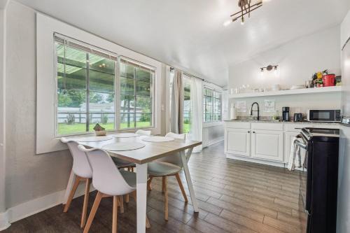 Midwest City House | 2BR 5 mins Rose State, 8 mins Tinker #L2