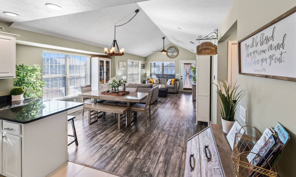 Branson West Condo | 2BR Condo ~ Near SDC ~ 2 Pools ~ Golf Onsite ~ FREE TICKETS INCLUDED! (SB 9-5)