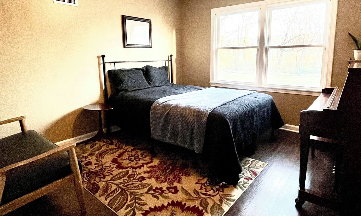 Tower Homes House | 3-bedroom home in Waldo and 15 minutes to Arrowhead stadium