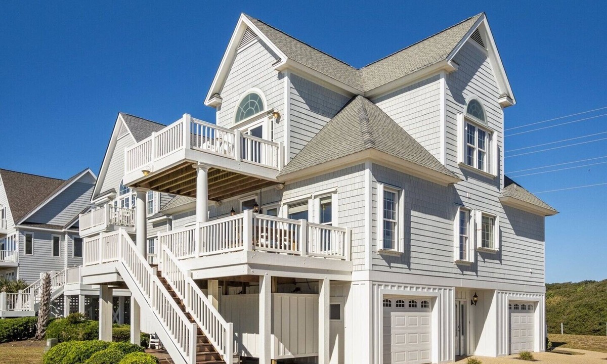 North Topsail Beach House | 3 Bedroom Oceanfront House on North Topsail Beach - Pool