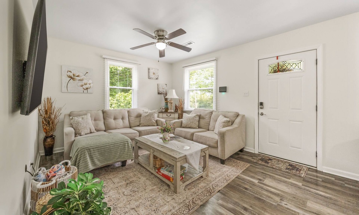 Knoxville House | 3-bedroom vacation home 7 minutes from University of Tennessee