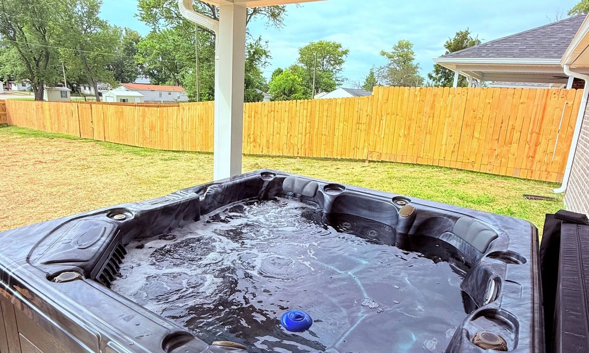 Jeffersonville House | 3803 Hamburg pike, New Home 2025, perfect for a family ,With hot tub,