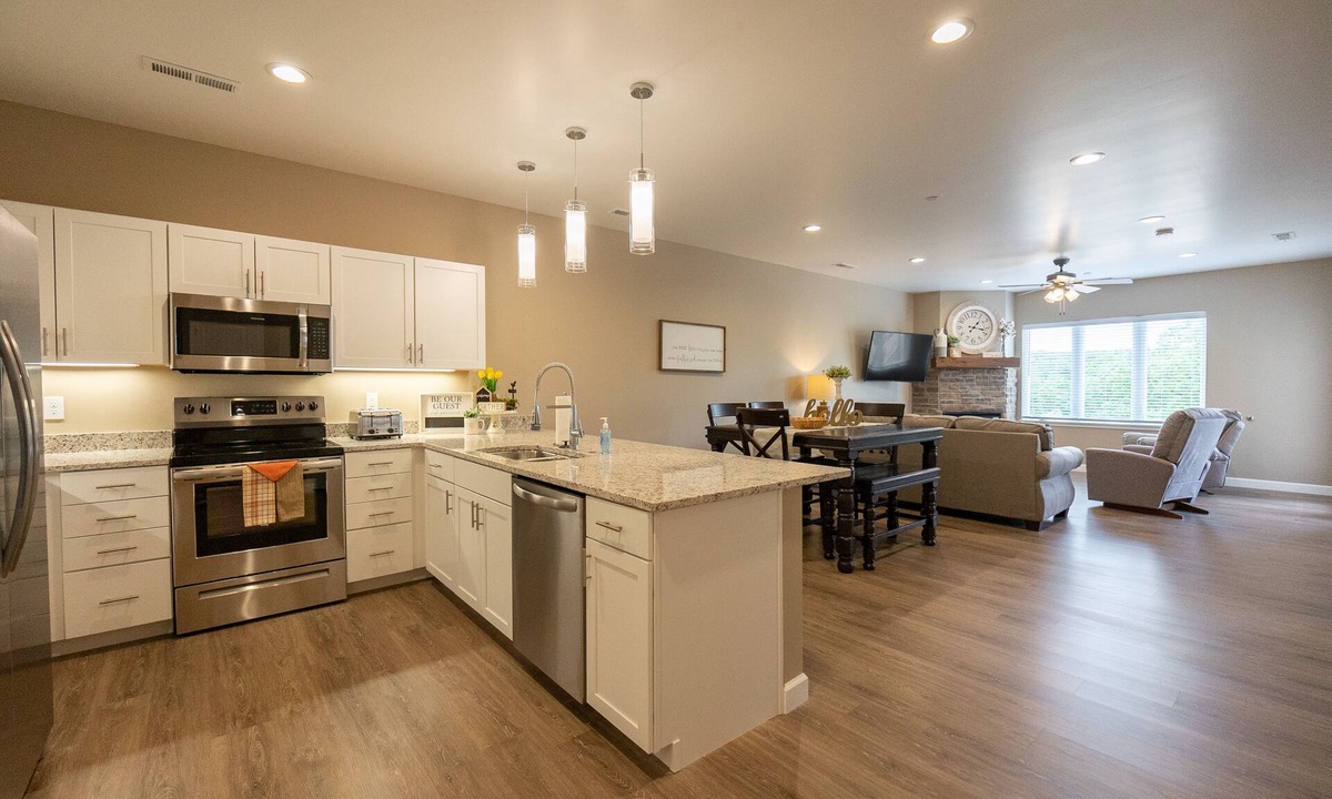 Branson Condo | 3BR/3BA Walk-in ~ Close to 76 Strip ~ Resort Amenities ~ FREE TICKETS INCLUDED! (FH-G203)