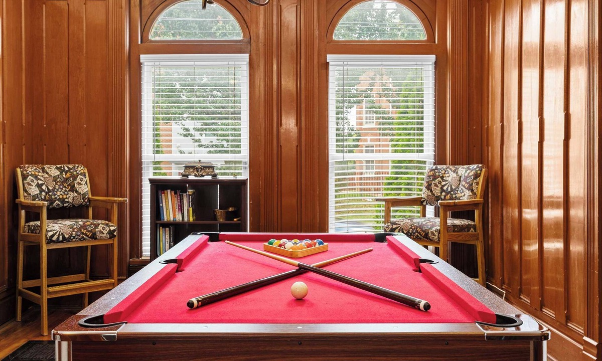 Old Louisville House | 3BR Home w/Pool Table & FirePit | Best for Groups