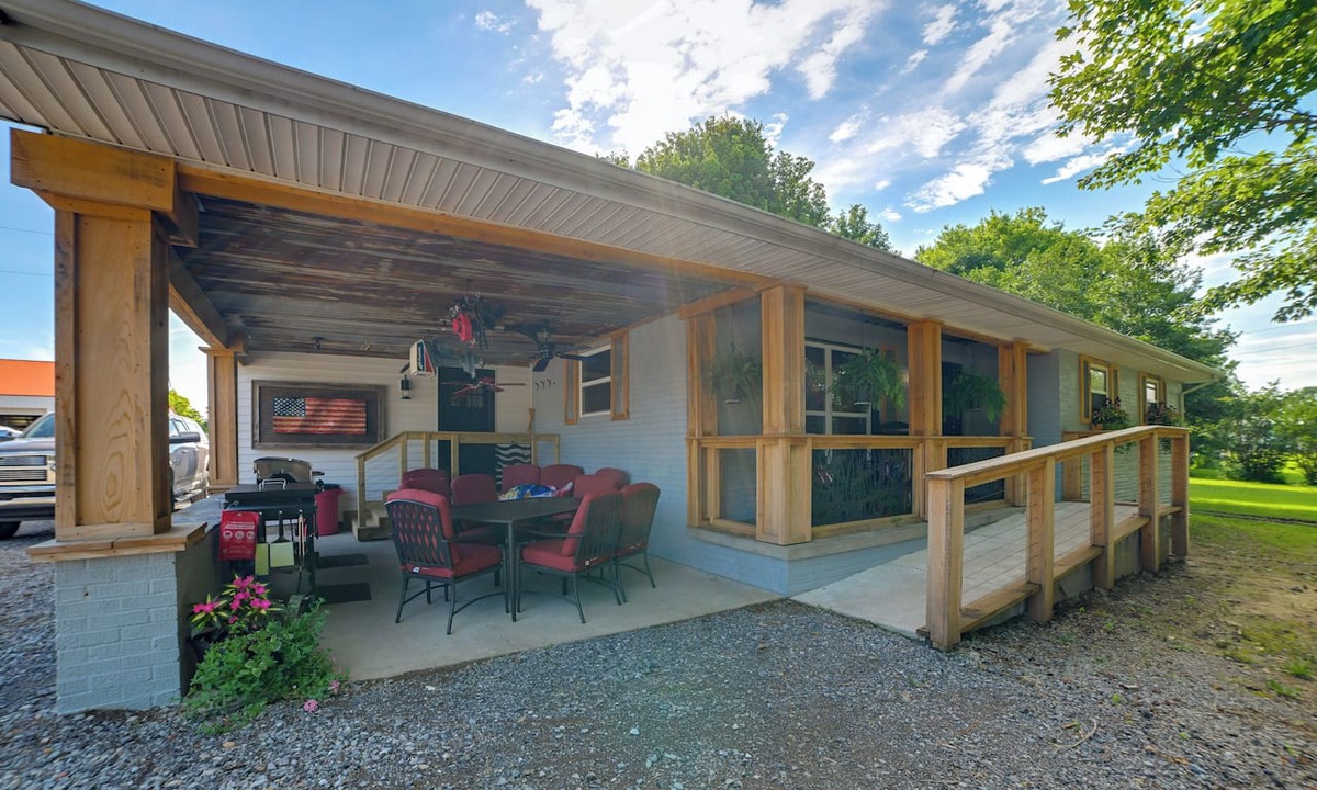 Benton House | 4 Mi to Boat Ramp! Ultimate Kentucky Lake Retreat