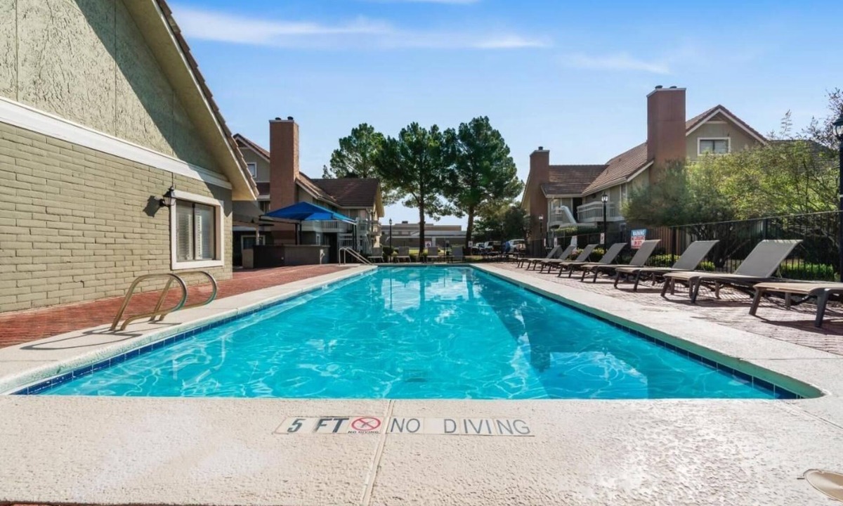 Biggs Field Hotel | 4 Stylish Units! Outdoor Pool, Pets Are Welcome, Free Parking and Breakfast!