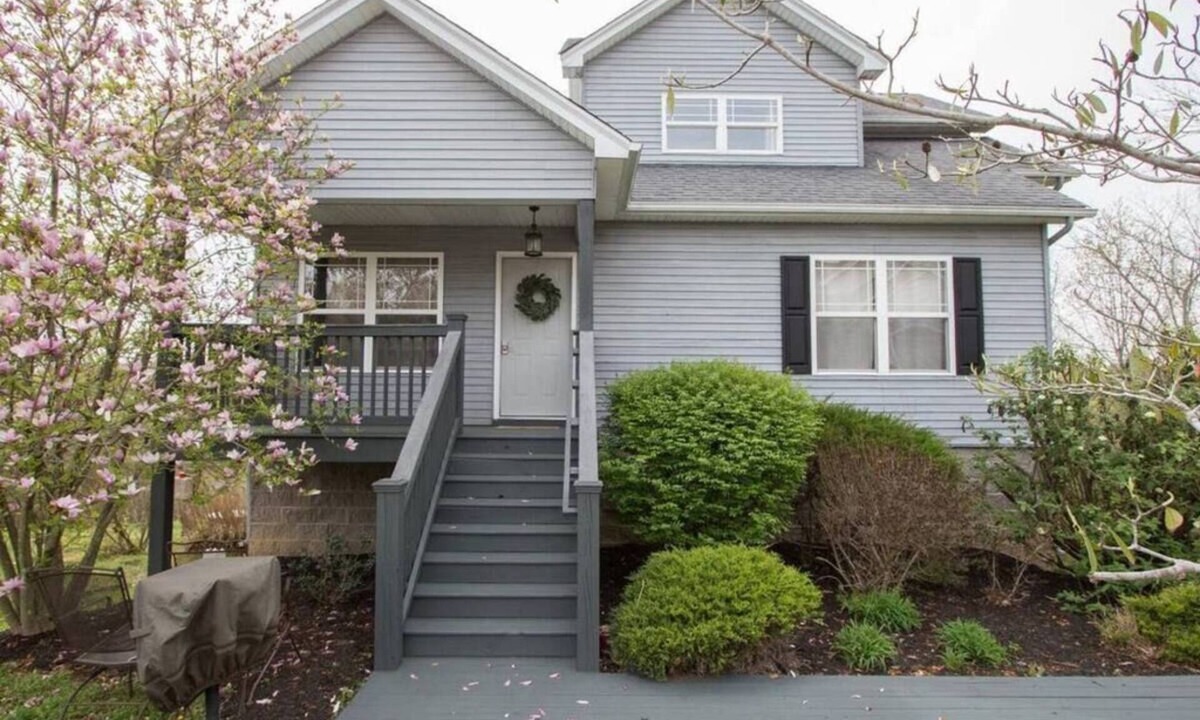 Taylorsville House | 40- Lake & Bourbon Trail Getaway
