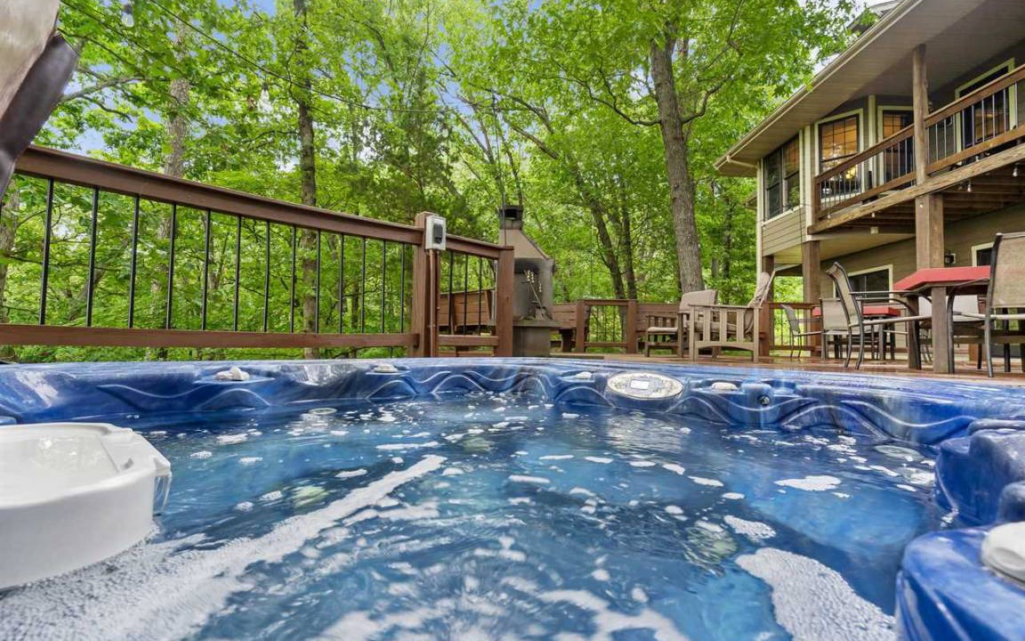 Blue Eye Cabin | 418 m² Lodge ∙ 6 bedrooms ∙ 16 guests