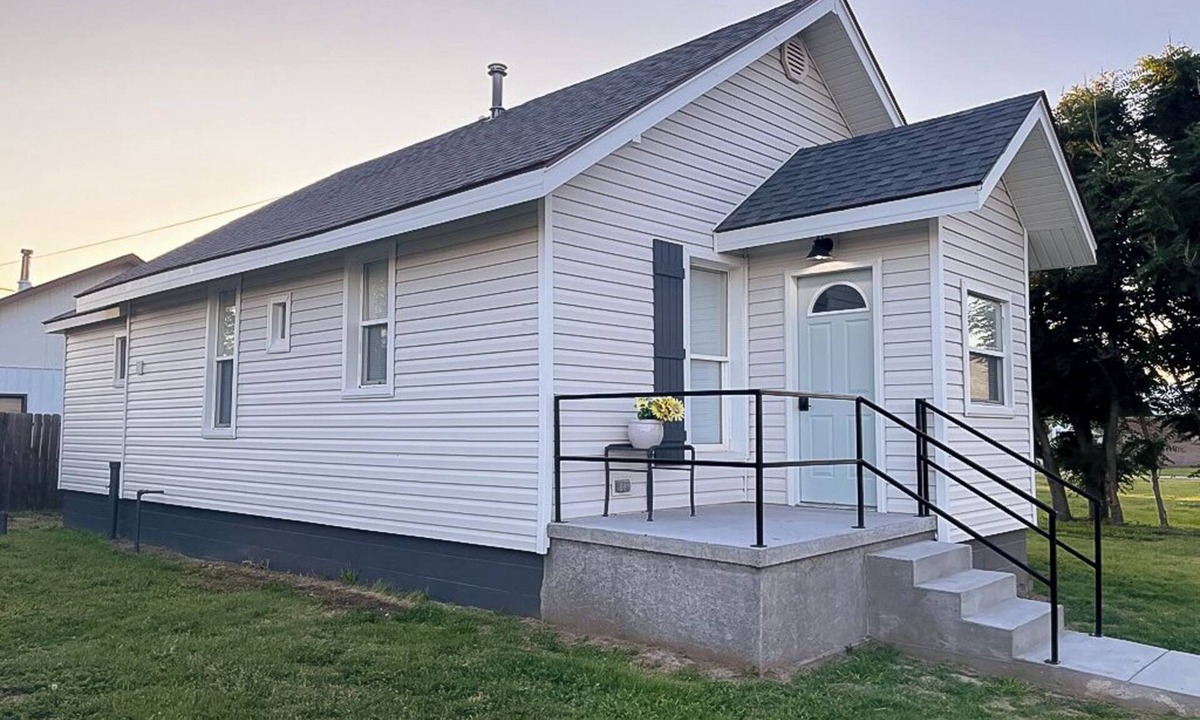 Atwood House | 4th Street Suite - Newly Remodeled Vacation Home in Atwood