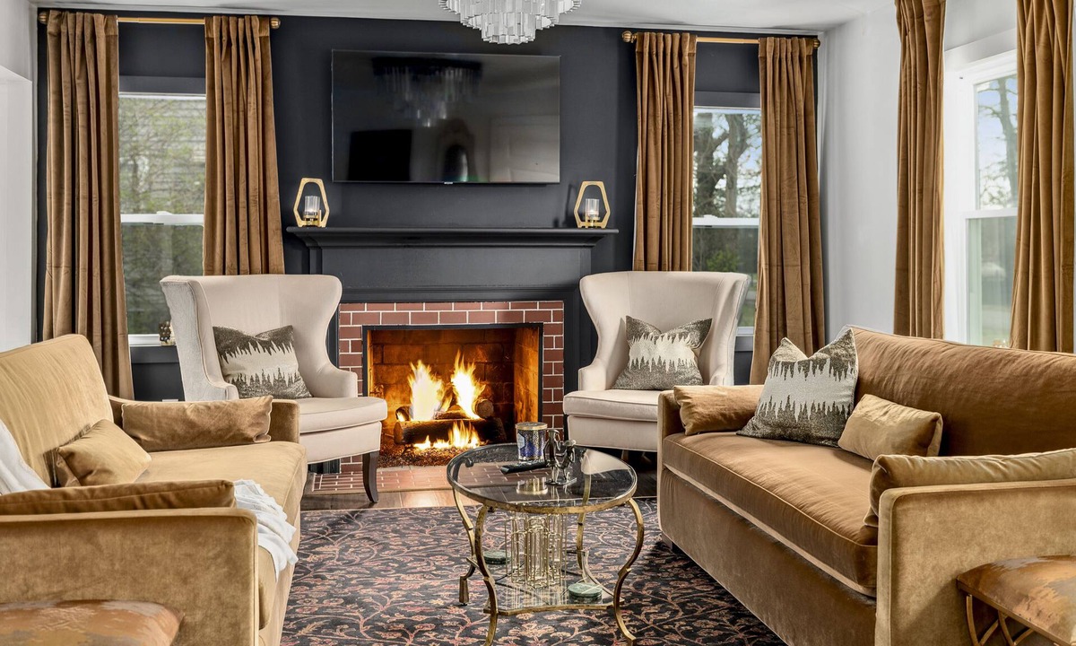 St. Matthews House | 5 bedroom-3 King Beds, 3.5 Bath, 15 min. To downtown