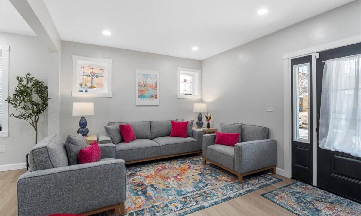 Northampton House | 5 BR. The LOU on LAWN! Welcome to a NEWLY renovated home in the HEART of STL!