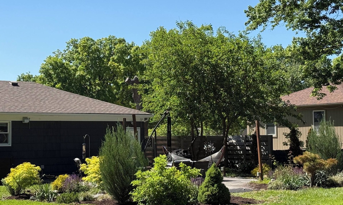 Waldron House | 5 Min to Homefield - Whole Home - Huge Fenced Yard - Fur Babies Welcome