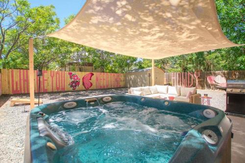 Westside House | 50 Shades of Pink-Private Hot Tub!