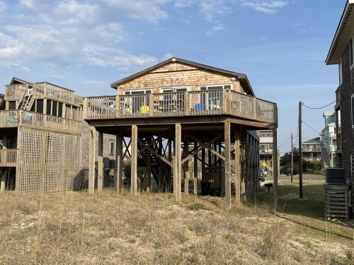 Hatteras House | 57151 Lighthouse Rd Home