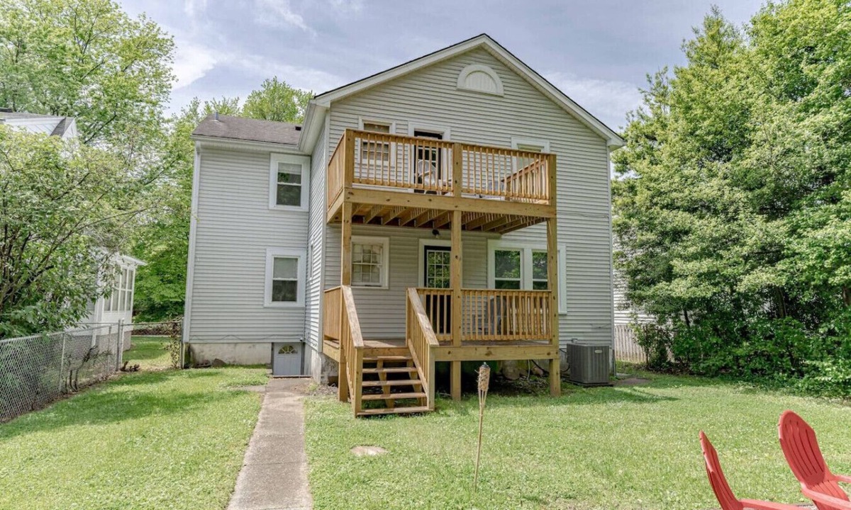 Beechmont House | 5BR House Near Kentucky Exposition Center with Pool