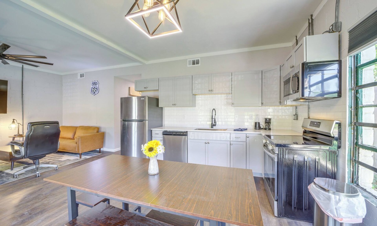 Oakhurst Apartment | 7 Mi to Dtwn Tulsa: Dog-friendly Home w/Yard