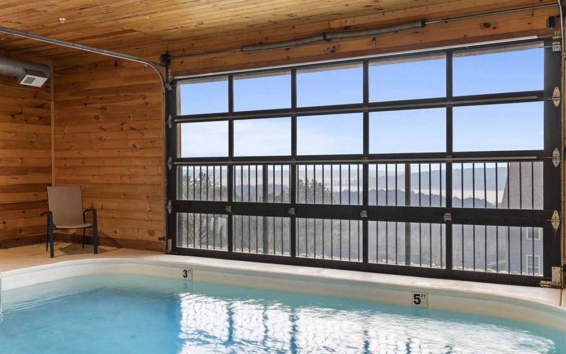 Table Rock House | 753 m² House ∙ 12 bedrooms ∙ 50 guests