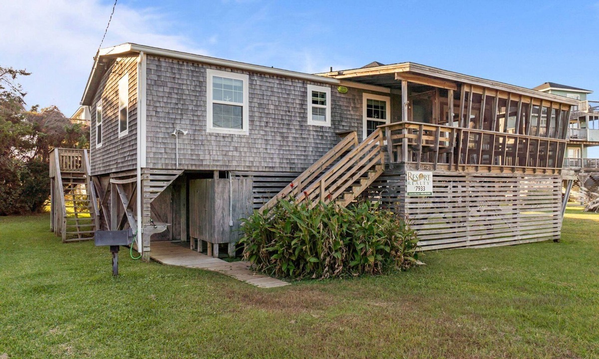 Hatteras House | 7933-Salty Sea-Gal - Hatteras Village Getaway Near Beach & Dining