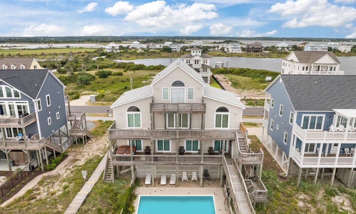 North Topsail Beach House | 'A Sunny Delight - 6BR - Oceanfront - Sleeps 15