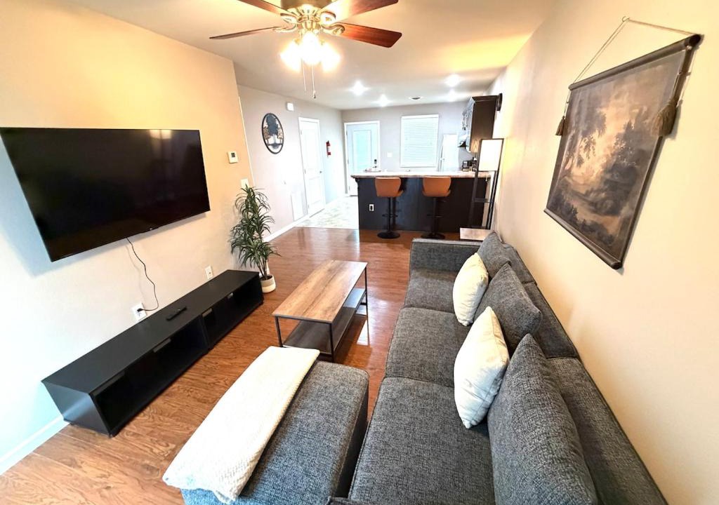 Mount Carmel Apartment | Ace Stays Mt Carmel # 10