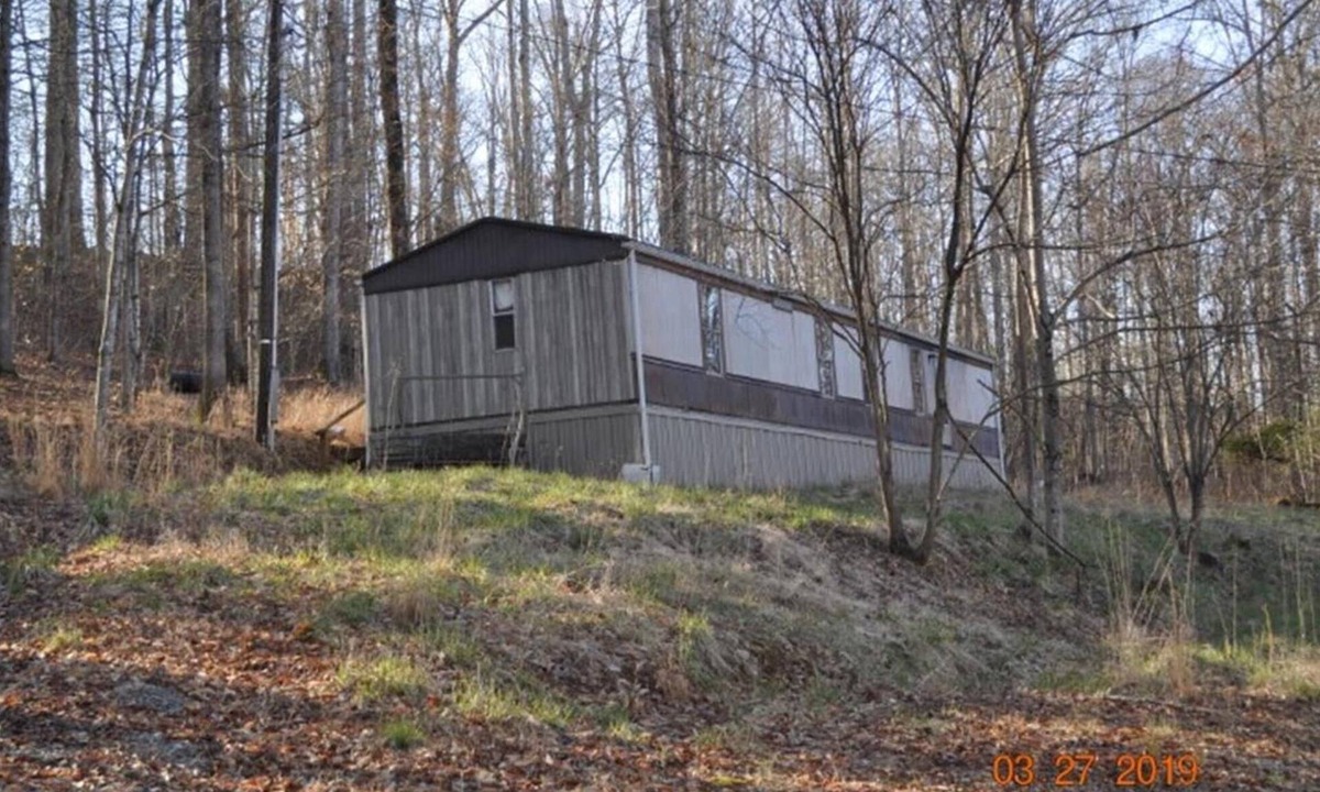 Burnside House | Air bnb or vacation getaway on Cumberland river!