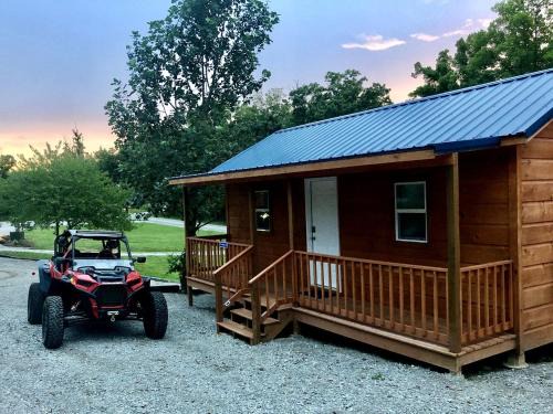 Jamestown House | Amazing Wooden Cabin Close to Great Hiking Trails in Jamestown, Tennessee
