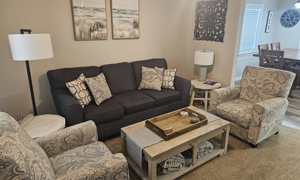 Ellendale House | Amy's Country Cottage 3BR/2BA