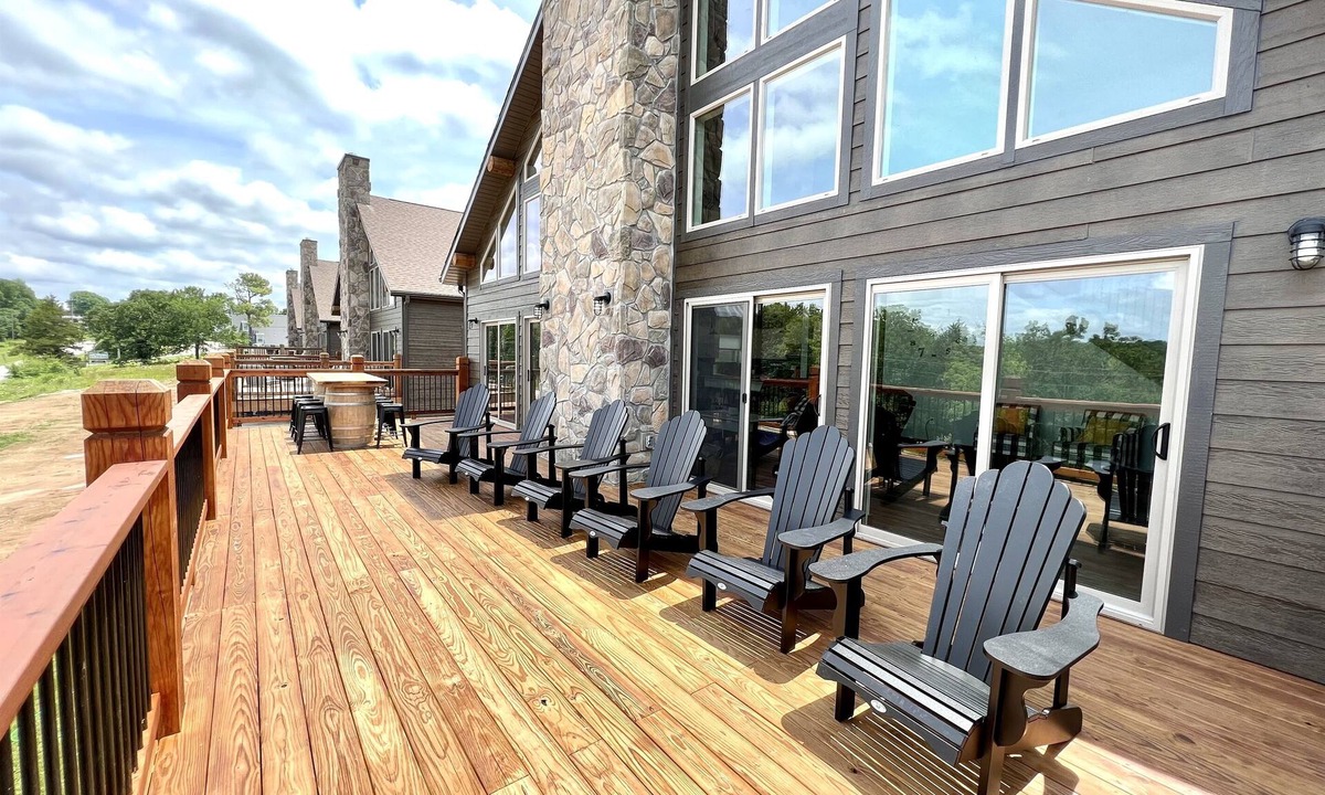 Lampe Cabin | Antelope Lodge ADA Lake View w/Pickleball Court!