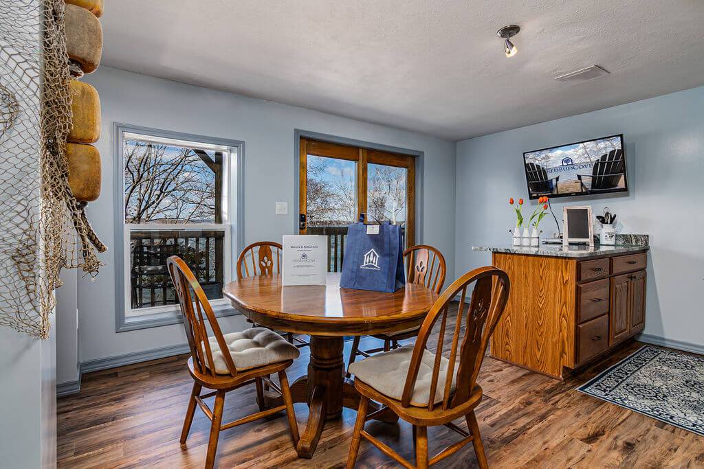 Big Cedars Apartment | Apartment ∙ 2 bedrooms ∙ 6 guests