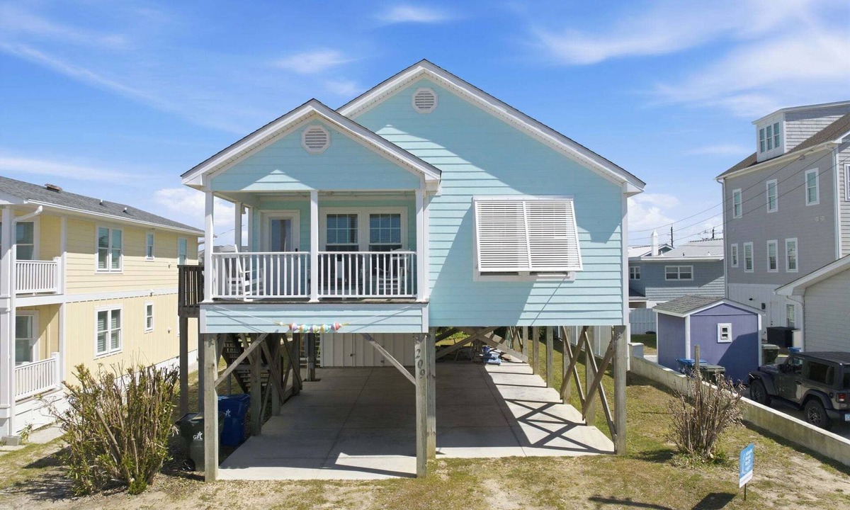 Atlantic Beach Cottage | At the Beach: Third-row cottage with Views