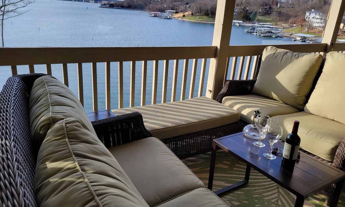 Osage Beach Condo | August Sale! Walk-in H20 front! Cove. Slip. View! Pools! 3 BD/BATH sleep 9