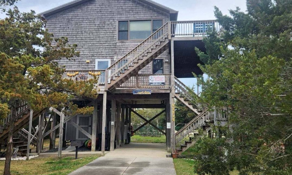 Frisco House | Beach home near the ocean w/sunny deck, washer/dryer, and central A/C