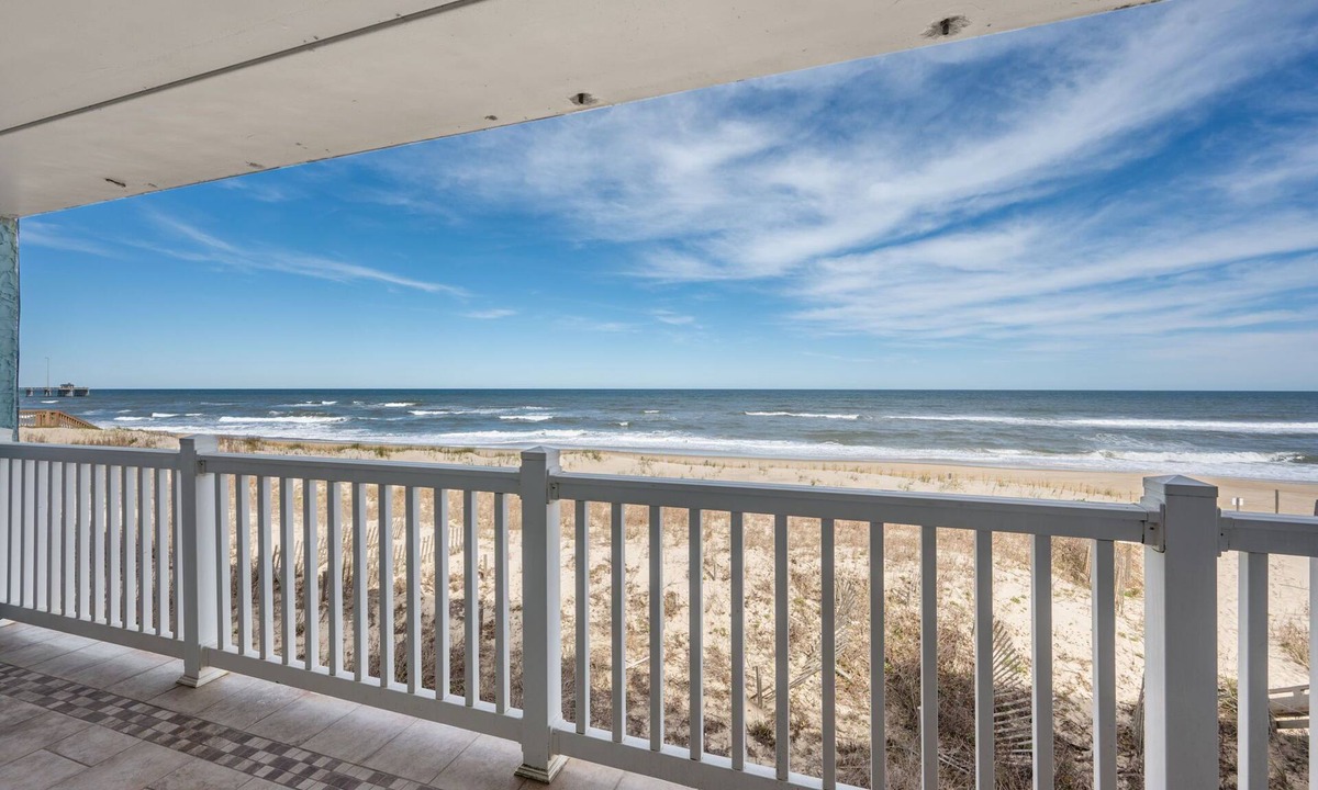 South Nags Head Condo | Beachfront Condo with Private Patio and 2 Pools
